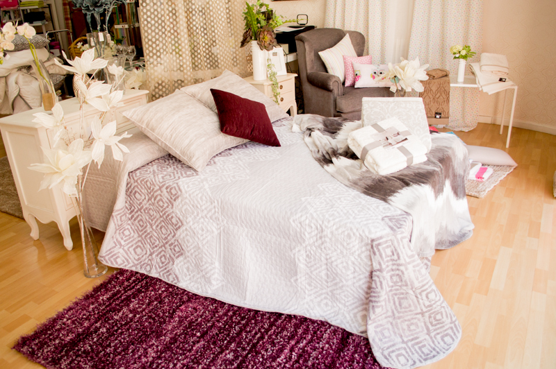 La importancia de la ropa de cama en decoración del dormitorio Estores. Ropa cama y Cortinas