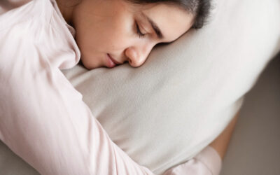 Movimientos involuntarios al dormir: ¿qué significan y cuándo preocuparse?